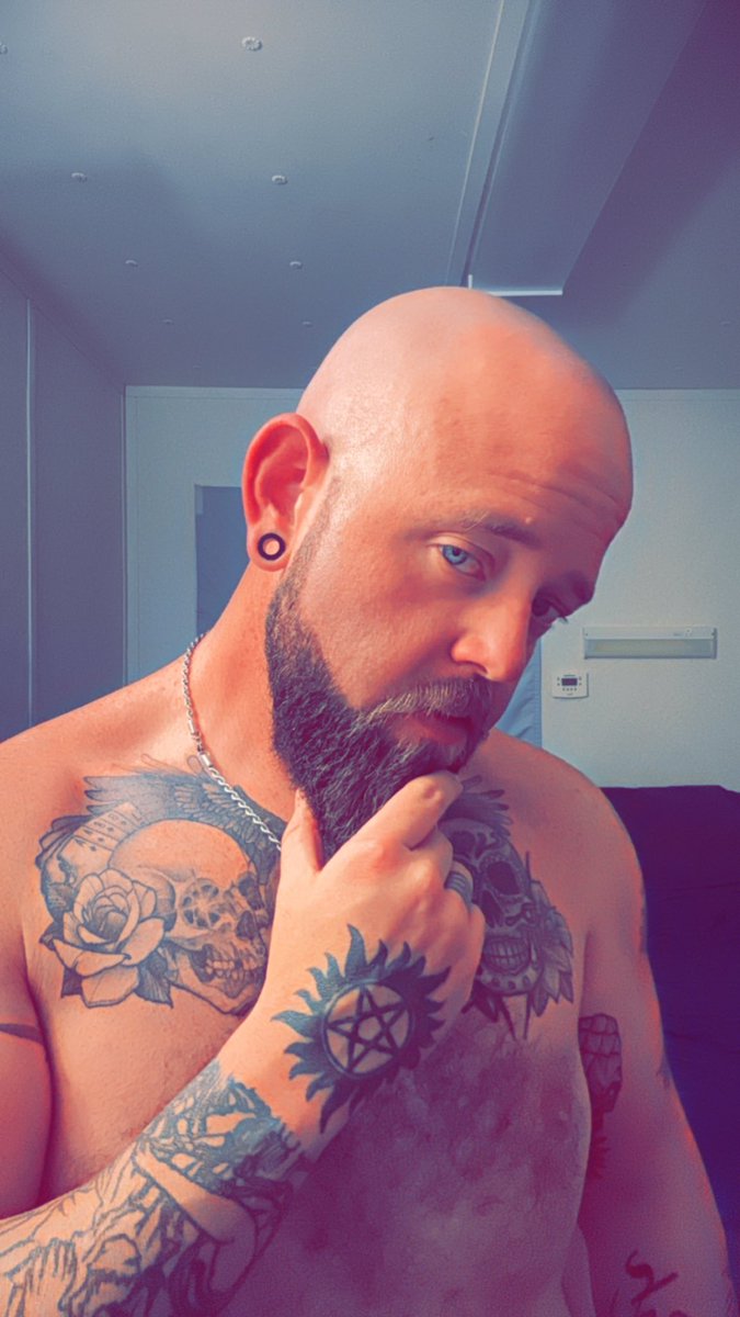 MacDaddyPromo's tweet photo. Tired of political bullshit? ME TOO! Come over to https://t.co/AgBsibCW0D and we can talk about something WAY different! https://t.co/5R5F9fjsVS