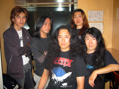 bravestaker's tweet photo. BRAVESTAKER(ブレイブステイカー)は2000年1月の結成なので結成25年になりました！

今年も宜しくお願いします！m(_ _)m🍣

ちなみに写真は
①現メンバー
②第3期(2004年頃)
③第2期(2001年頃)
④初代(2000年) https://t.co/Zx5Ismc5oY