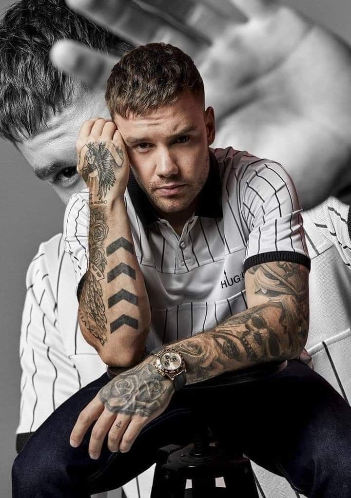 cherishing1D's tweet photo. Whose tattoos are your fave? Or which tattoos? Feel free to be specific in the comments! Or are you team Nialler, rocking the no tatts look? Let’s hear it! 👇 https://t.co/GhHJ0AWvmo