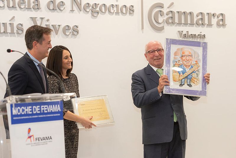 CRNMaderaCorcho's tweet photo. ⚫️Suscribimos las palabras de #FEVAMA, una gran pérdida. De Antonio Baixauli destacar su espíritu de entrega y colaboración en el sector de la madera y el mueble, además de ser impulsor del @fpcatarroja  

🔗https://t.co/AmMtug0kOJ https://t.co/ew6z0N0Eqm