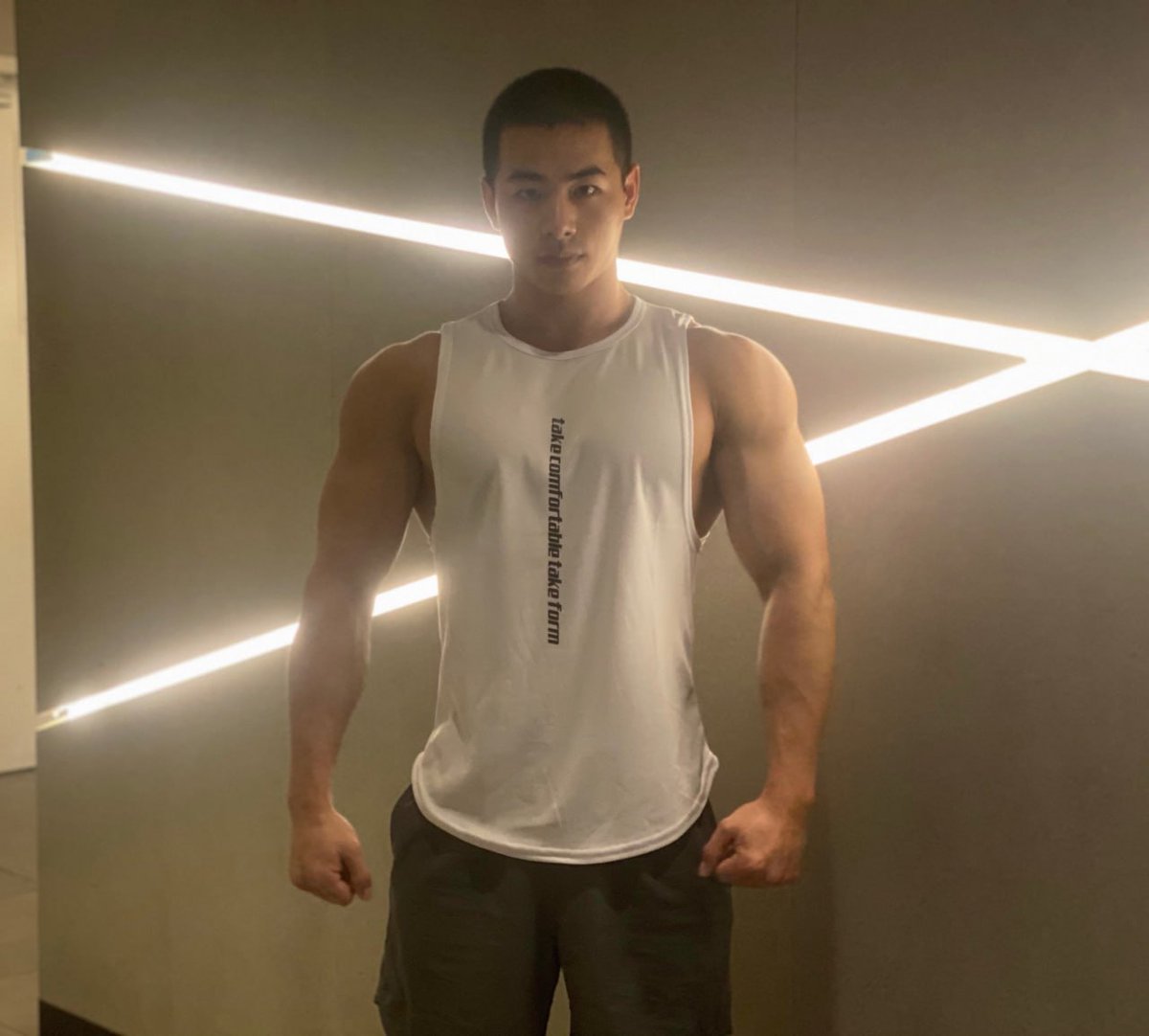 ManuelaTurri's tweet photo. 人只有一个性取向，乃是心之所向
🔥日常分享有趣视频🔥
❤️關注我有驚喜❤️
🎥海量原創影片👉🏻https://t.co/9MqKIDLoqC https://t.co/JS4XzJ7cs3