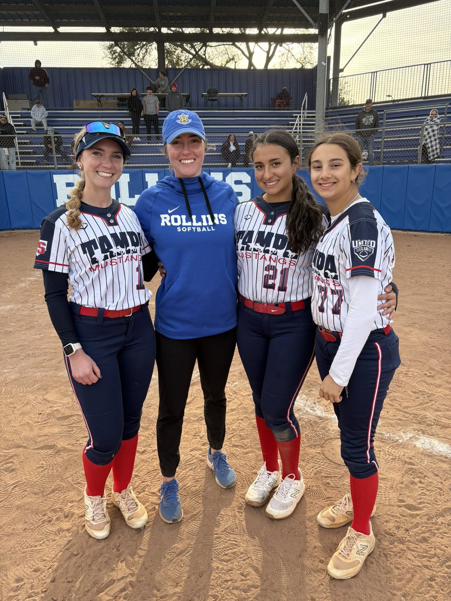 gabbylangston26's tweet photo. Thank you so much @RollinsSoftball for an amazing camp! @bezares_jr @tampamustangs08 https://t.co/Tpns9HkvBq