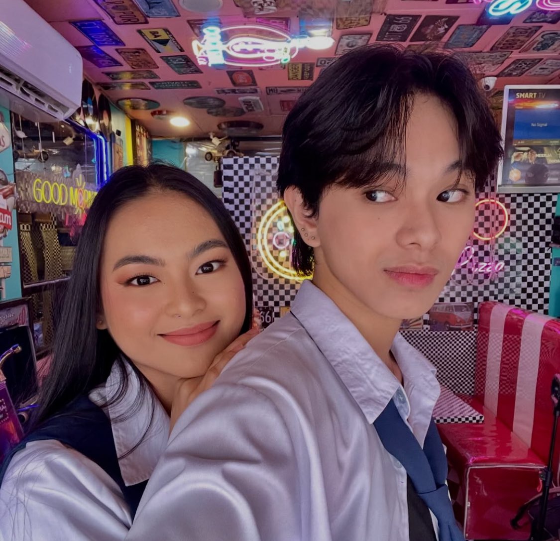 beomoajjunie's tweet photo. akala niyo ashdres lang ang naka-magnet sa isa’t isa? pati micalix din guys https://t.co/NZLuDM5sLw