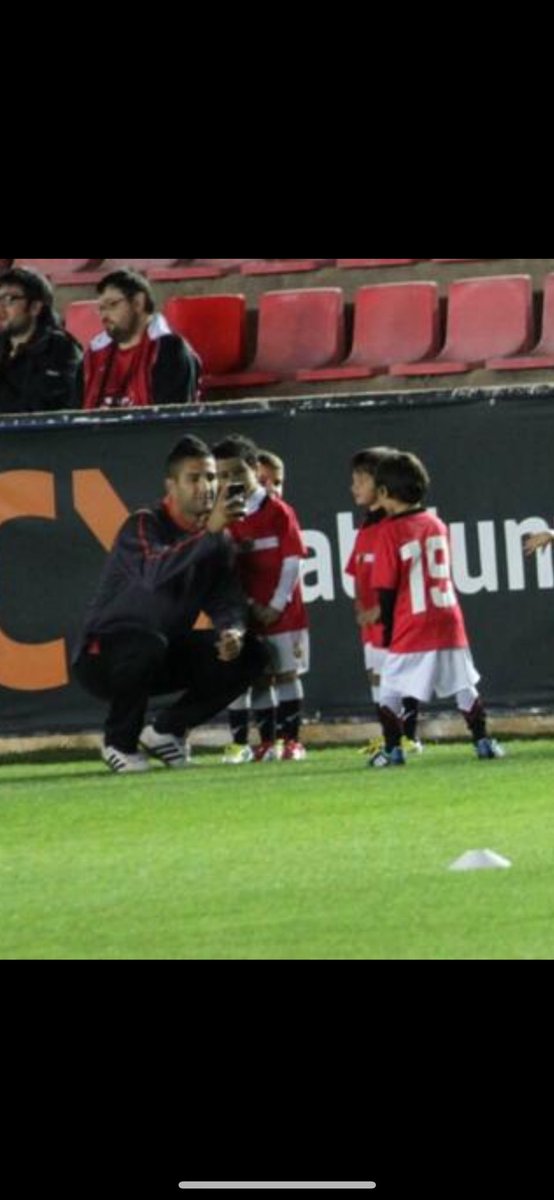 Será una temporada larga y complicada. Habrán subidas y bajadas. Pero nunca podemos dudar de que estamos en un barco dirigido por alguien que ama este club y lo siente como suyo. Pase lo que pase, acabe como acabe, uno di noi siempre.