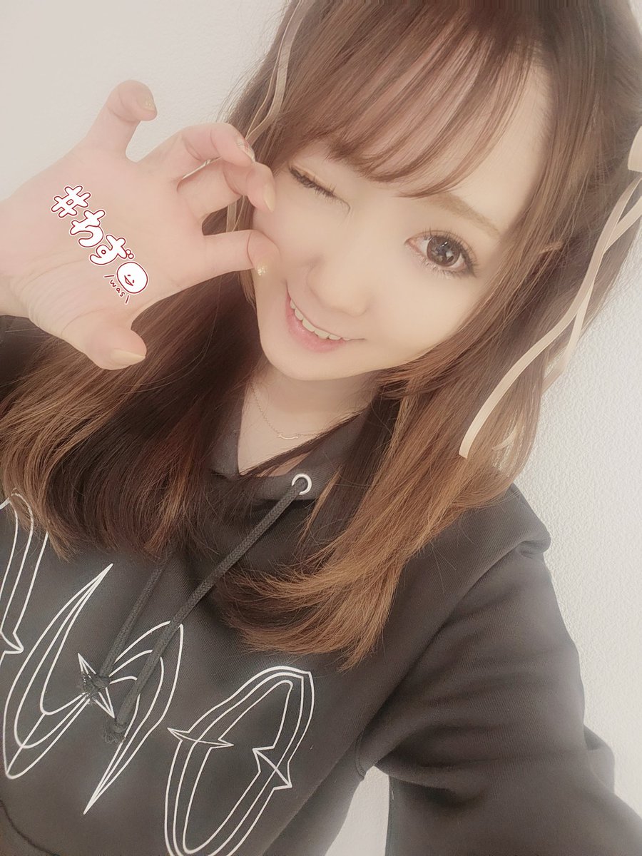 rizeko's tweet photo. KENZOさんお誕生日おめでとうございます🎂✨️
直接会えておめでとうが言えるなんて幸せすぎたよー🥺🤎
KENZOさんのチェキでの
初ｶﾞｵﾎﾟｰｽﾞฅ•ﻌ•´ฅいただけて
倒れそうだった🫣🤎
ほんと今日も今日とてファンへの愛で溢れかえっていたー🤎🤎
#DAPUMP #KENZO 
#KENZO_40thBIRTHDAY0121 https://t.co/Ku8BhcEATe