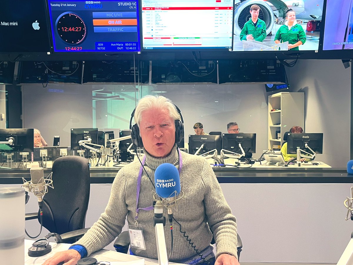 RealShanCothi's tweet photo. Diolch o GALON i’r Maestro Alwyn Humphreys am grybwyll gwaith a bywyd ein #cyfansoddwrymis heddi ar Bore Cothi @BBCRadioCymru sef Franz Schubert! Dewisiadau cerddorol campus Alwyn! #PwyywSylvia #MarcheMillitaire #AveMaria Ewch i #BBCSounds i werthfawrogi!👌@BBCRadioCymru https://t.co/K4IALiuKmS