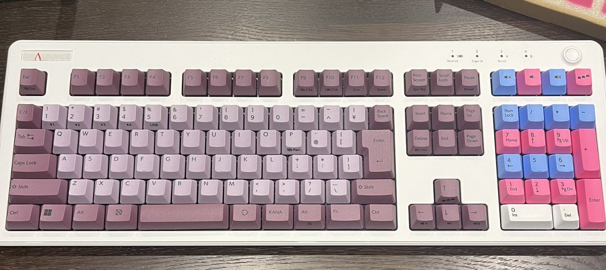 happy6000 tweet media