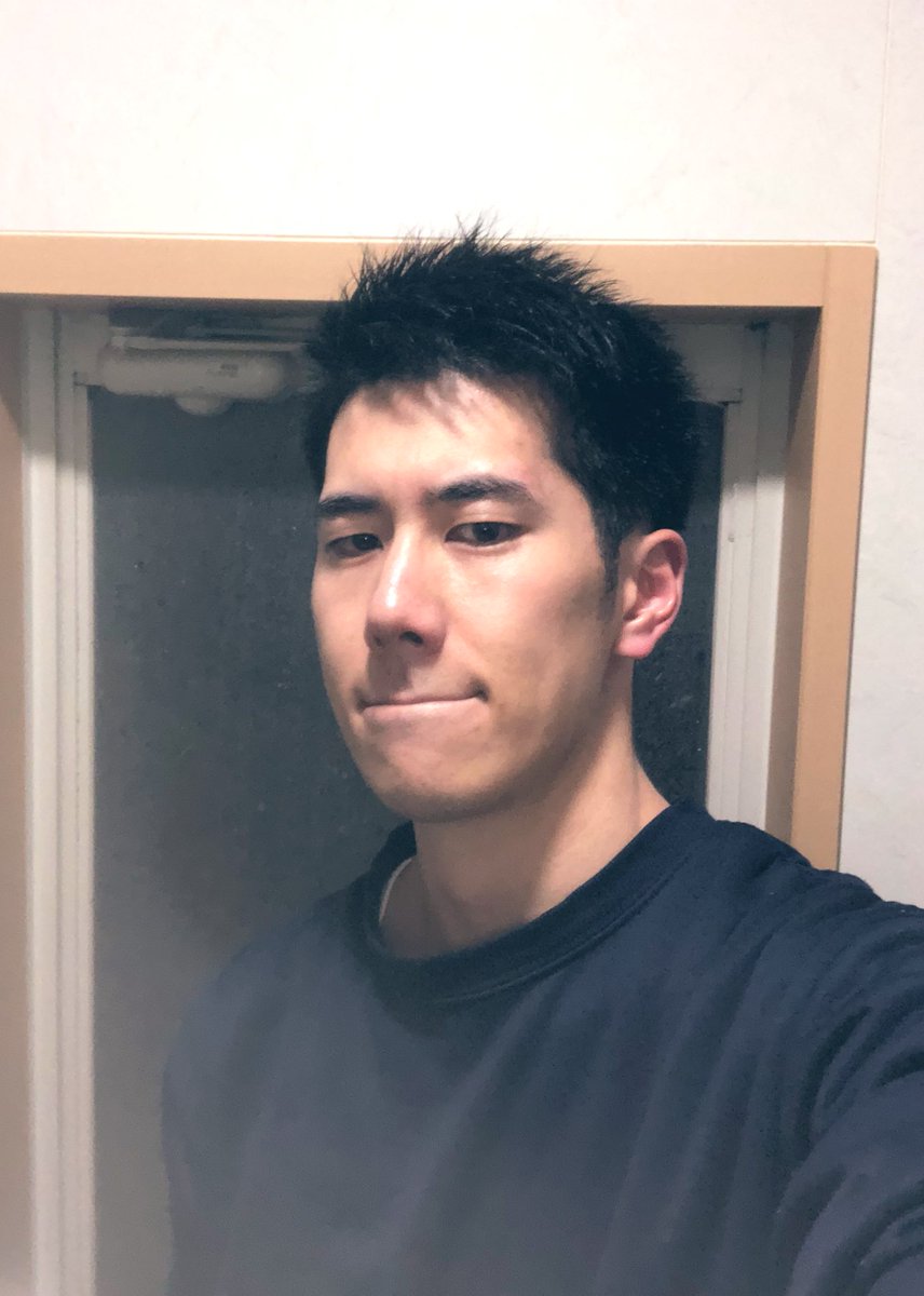 ともあき tweet media