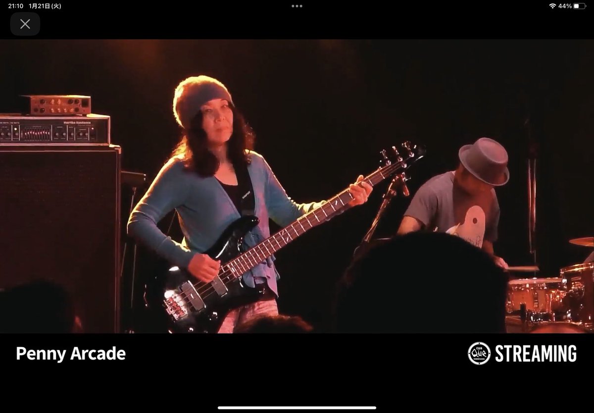 FUKUOKTOKYO's tweet image. 娘の入試月間スタートにつき、禁ライブ生活だけど配信最高！
もちろんリアルで観たかったけれど、会場の静かに熱い空気感が伝わるiPad越しのペニーアーケードの演奏でした。カジ君もpre vencheも素晴らしかった✨✨次は本物を観る！
#pennyarcade #カジヒデキ #prevenche