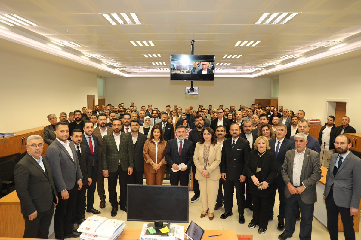Tamer_Dagli's tweet photo. Yönetim Kurulu Üyelerimiz, İlçe Başkanlarımız ve teşkilat mensuplarımızla birlikte İl Seçim Kurulu Başkanlığı’nda  mazbatamızı teslim aldık. Cenab-ı Allah mahçup etmesin. 

Türkiye için umudun, icraatın, geleceğin #AdıAkParti https://t.co/iSBry0Luzy
