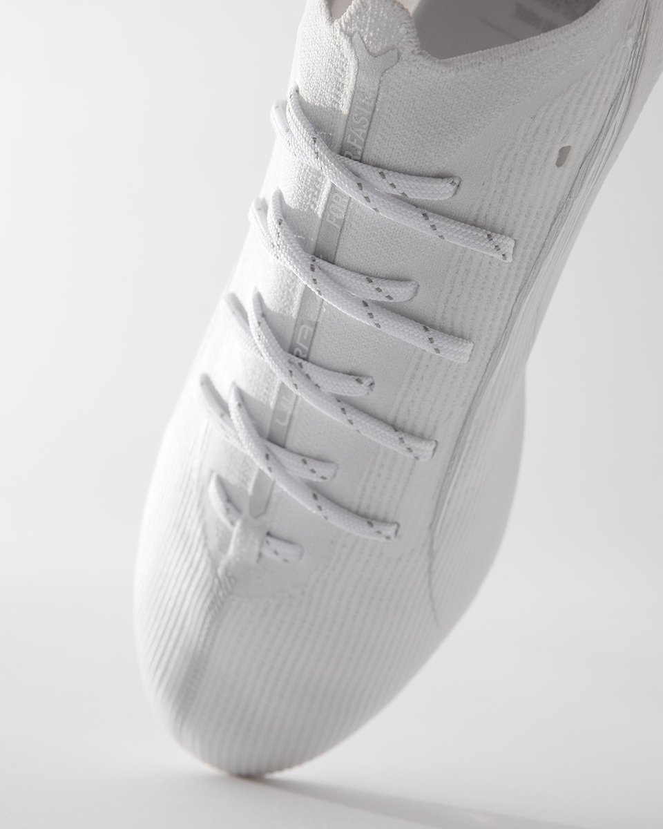 ProD_Soccer's tweet photo. Available Now: https://t.co/O7qe49nXcc
Clean 🥵 Another look at the new Whiteout PUMA Ultra 5 Ultimate 👀 Built for maximum speed and propulsion on-pitch, the PUMA Ultra 5 Ultimate is available online now at Pro:Direct Soccer 📲 #prodirectsoccer #puma #pumaultra https://t.co/wPP2YqAXAC