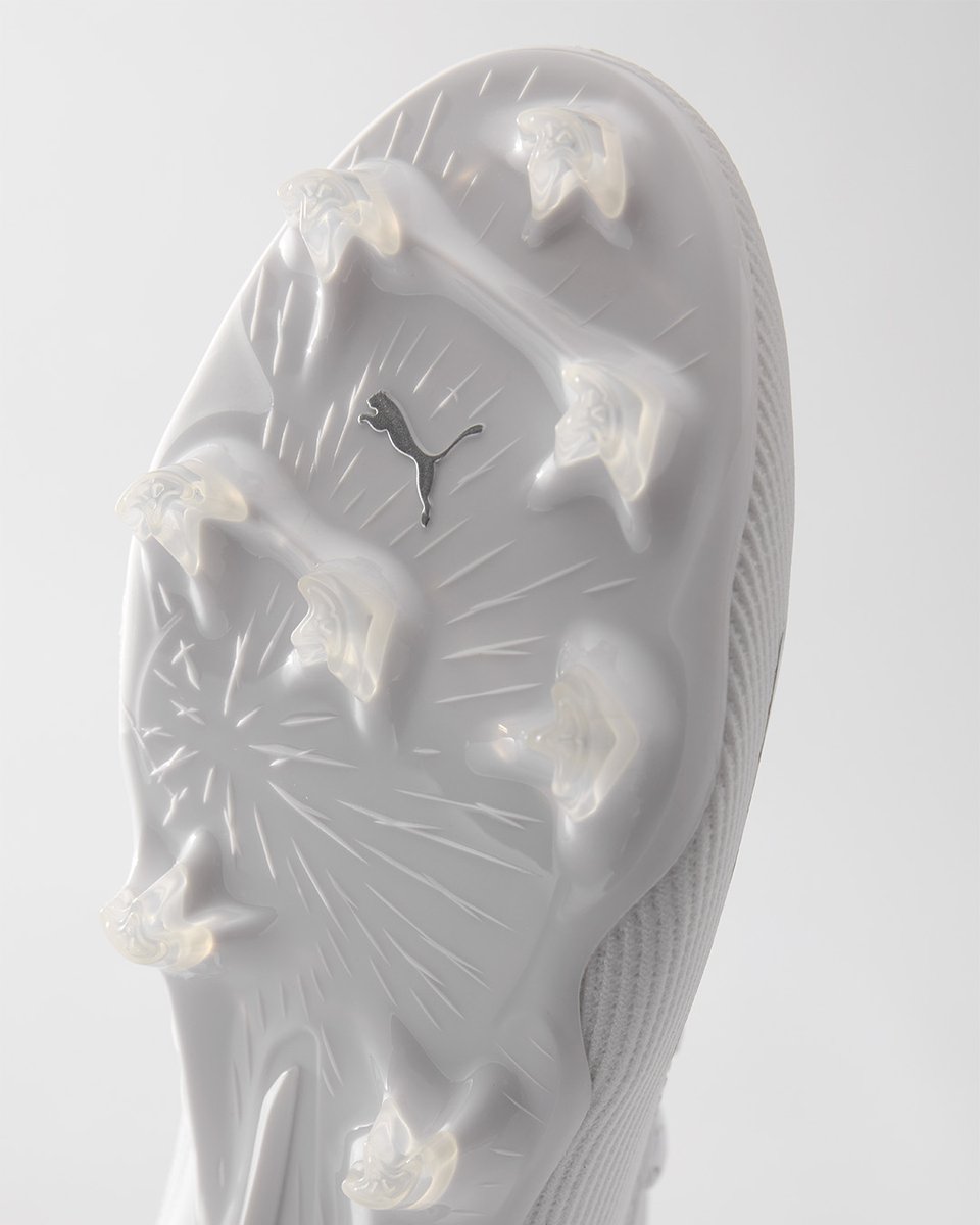 ProD_Soccer's tweet photo. Available Now: https://t.co/O7qe49nXcc
Clean 🥵 Another look at the new Whiteout PUMA Ultra 5 Ultimate 👀 Built for maximum speed and propulsion on-pitch, the PUMA Ultra 5 Ultimate is available online now at Pro:Direct Soccer 📲 #prodirectsoccer #puma #pumaultra https://t.co/wPP2YqAXAC