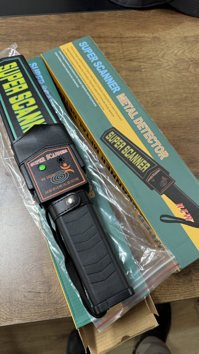 Барилгын монгол ажилчид кабель утас хусаад болдгүй ээ Яаамарч юм дээ Орой болгон энийг хэрэглэхээс 🤦‍♂️🤦‍♂️