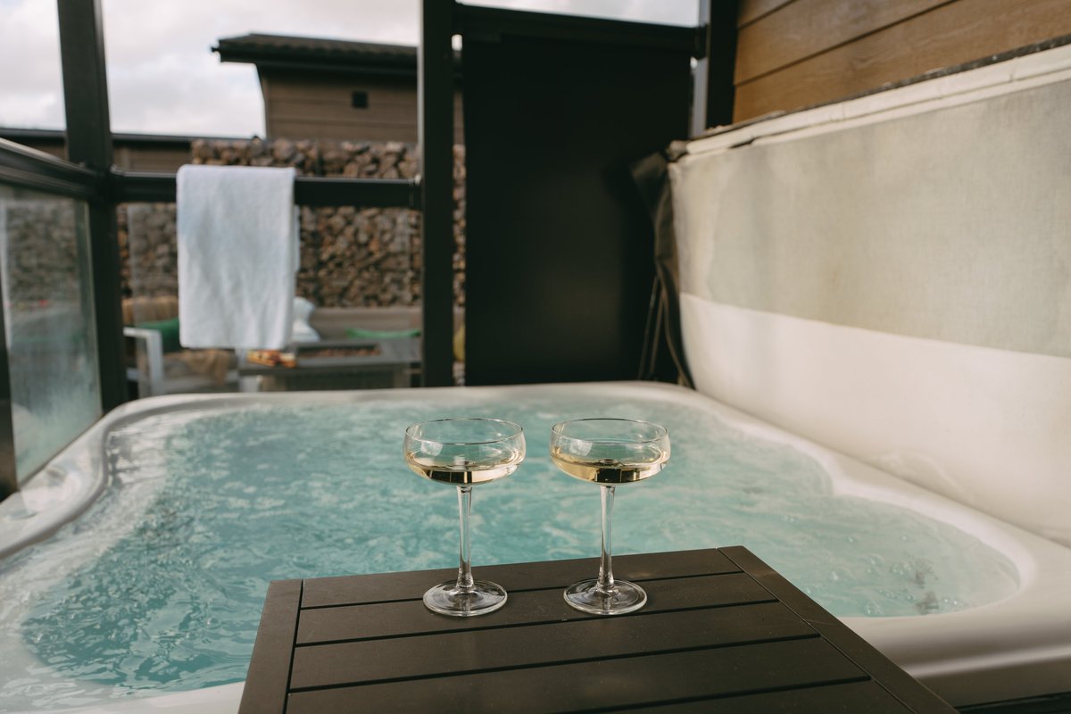 Have you planned your 2025 getaway yet? ☀️
Our winter sale ends 5th Feb...  now’s your chance to book your break for less. 
✅ Valentine's retreat
✅ Birthday escape
✅ Summer holiday
✅ Half-term break
Save up to 30% now at booking.leisureresorts.co.uk 🙌