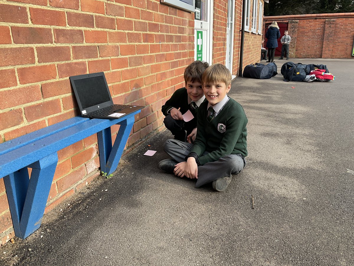 CCJuniorY4's tweet photo. Today in #CCMaths the boys in #CCJYear4 were investigating angles around the school! #CCJuniors #CCDiscovery #CCAchieve https://t.co/CbsUMg7Ca5