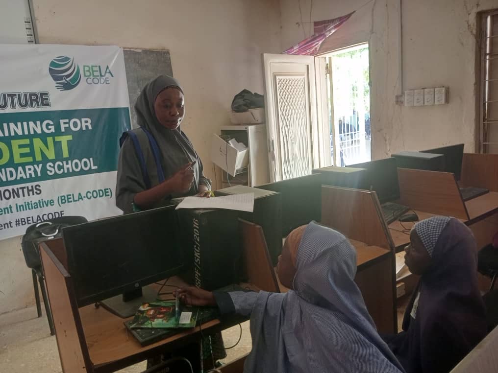BelaCode12's tweet photo. Day 2 of our 3-month self-funded digital education program for JSS 3 students at Ali Marami JSS, Damaturu, continues! We're equipping young minds with essential digital skills to bridge the digital divide in Yobe State. 🌍💻 #DigitalEducation #YouthEmpowerment #BelaCODE #ElonMusk https://t.co/zyD5tKDHaZ
