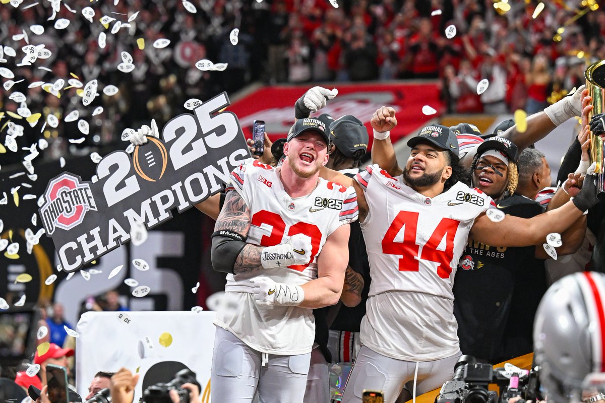 CFBONFOX's tweet image. Ohio State will never forget last night 🏆✨👏