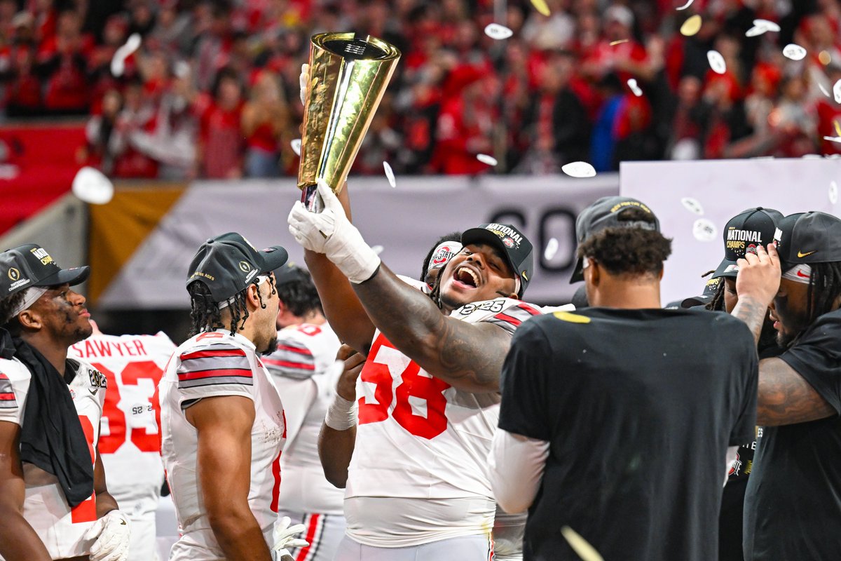 CFBONFOX's tweet image. Ohio State will never forget last night 🏆✨👏