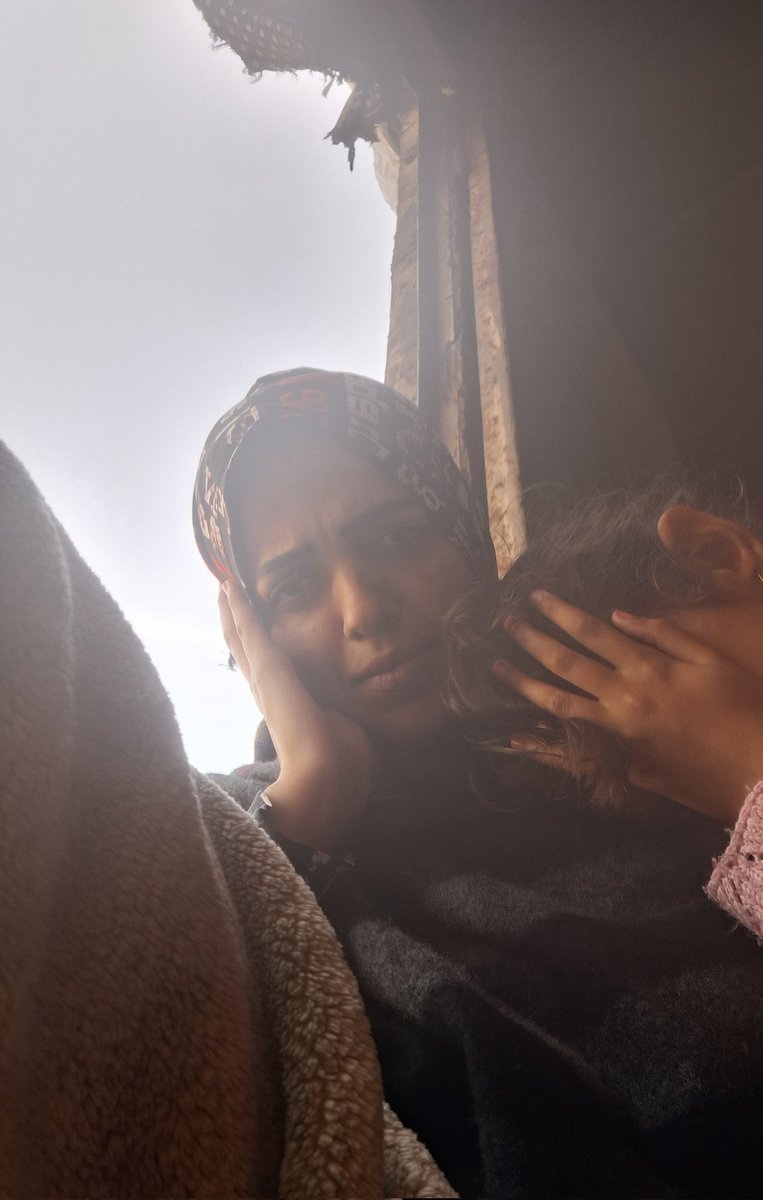 malakjalhoam2's tweet photo. I'm thinking about where to go with my family. My house has no trace 😭Donate to me, I am without food, without water, and without shelter. What should I do? Stand by my side. I still need you. There is only a little left for my goal. Donate and share 🙏
https://t.co/pJvt46MygJ https://t.co/hN0oqr9iph