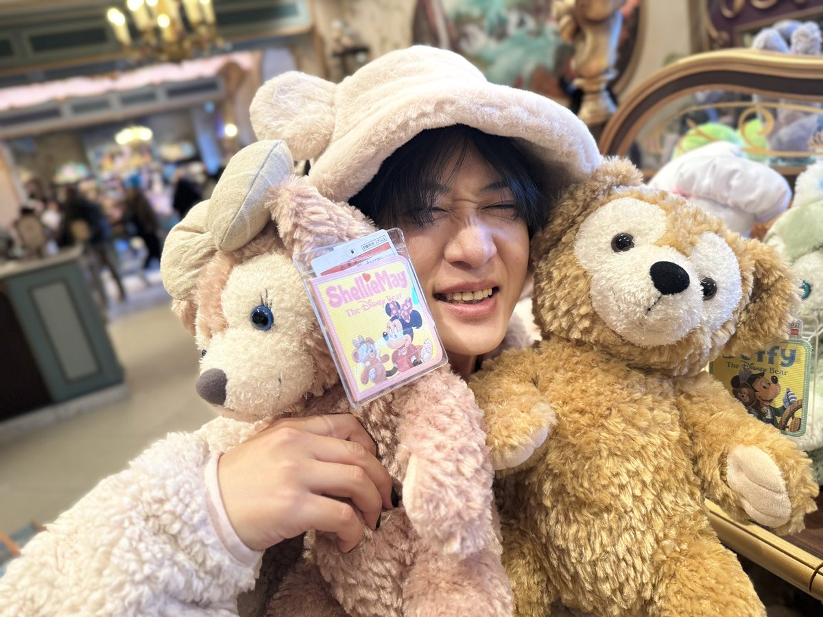 delaryota's tweet photo. ディズニーシー行ったら
小学生に間違えられたもうすぐ36歳 https://t.co/tJaWqSmZ5K