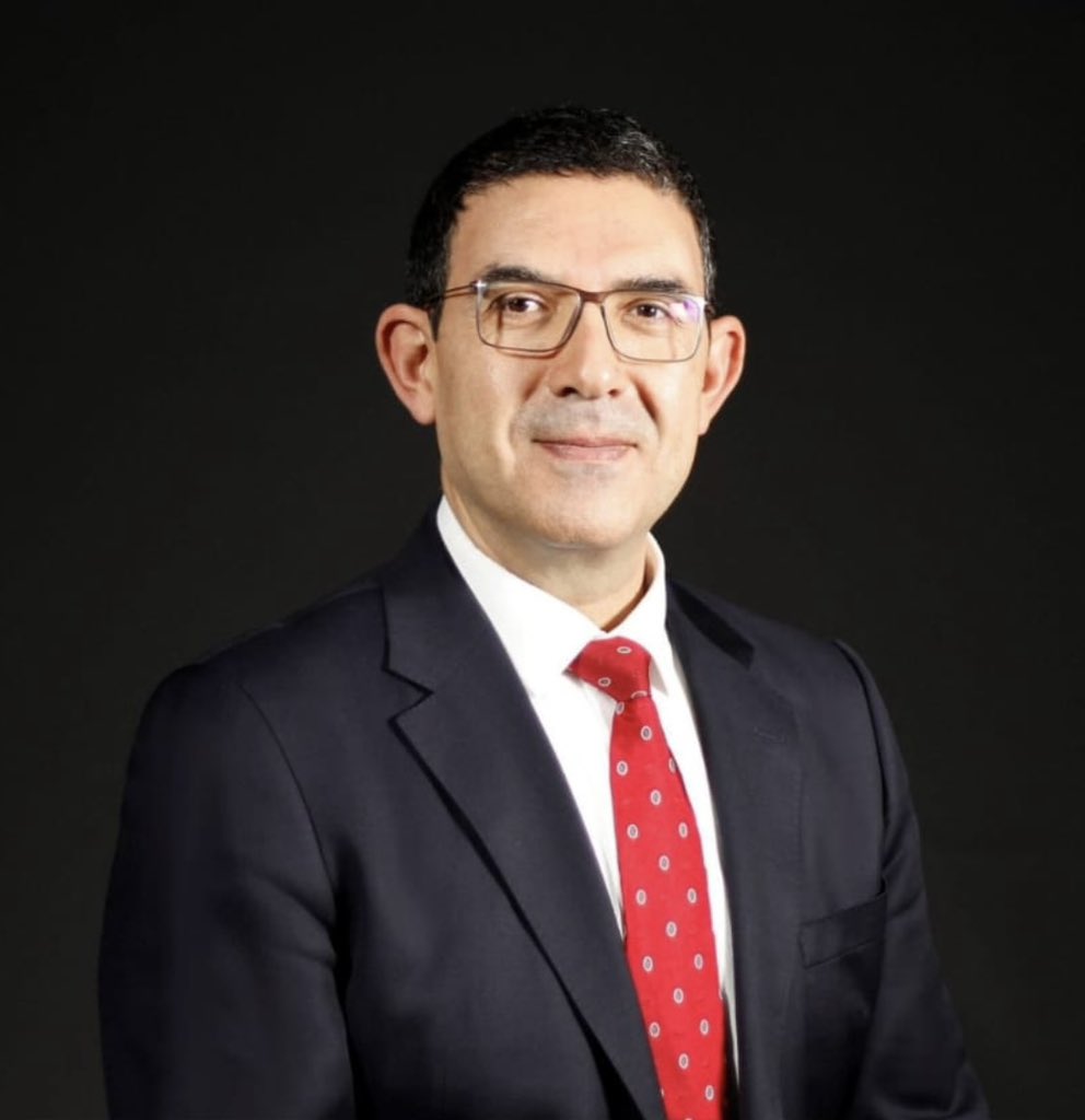 Koç Üniversitesi’nden eski mesai arkadaşımız, sonrasında Özyeğin Üniversitesi İşletme Fakültesi Dekanı olan Prof. Dr. Atakan Yalçın’ın Bolu'da meydana gelen otel yangınında kızı ile birlikte hayatını kaybettiğini büyük üzüntüyle öğrendik. Atakan Hoca’ya ve kızına Allahtan rahmet,