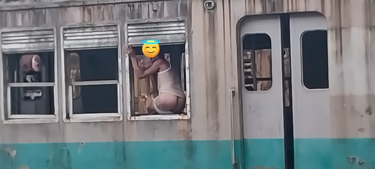 sapecaorj's tweet photo. Vem pegar esse trem comigo !! , vem entrar no meu vagão, pode ser pela janela ou porta kkkkk.   Que lugar maravilhoso pra gravar !! Só faltou alguém pra gravar comigo lá !? Infelizmente a fotógrafa era minha amiga sapatao kkkkkkk. #nudes #cachoeira #Guapimirim #amador https://t.co/MxcULnr6VI