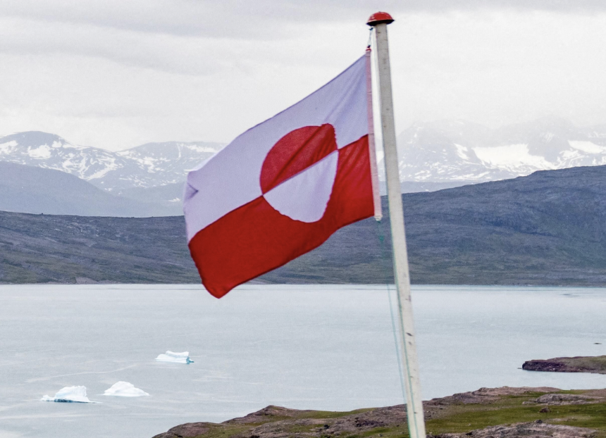 bonsoir_ue's tweet photo. « Nous avons besoin (du Groenland) pour la sécurité internationale. Et je suis sûr que le Danemark suivra – cela leur coûte très cher de l'entretenir, de le garder », a déclaré le Président Trump. https://t.co/dyTx8V5zi9