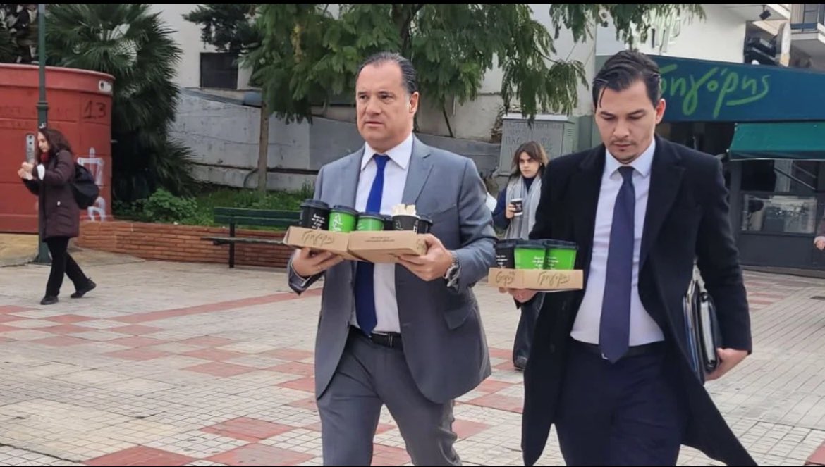 Κανείς δε θα τον πει λαϊκιστή 
Λαϊκιστή θα πουν αυτόν που θα μιλήσει για τα τεμπη