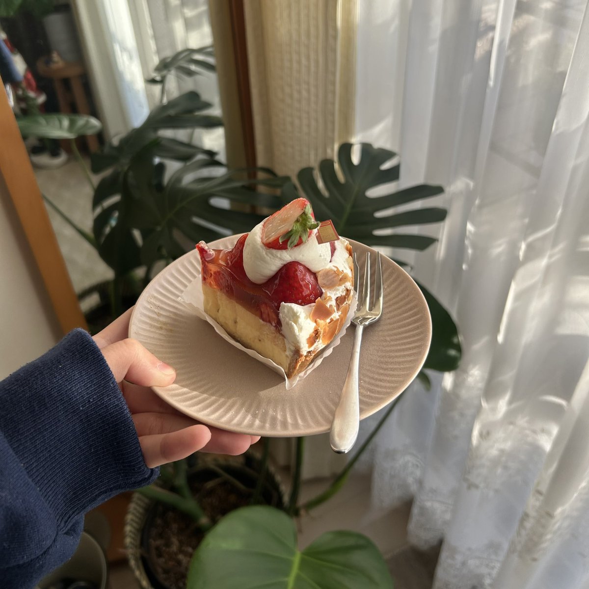 pi_____nae's tweet photo. いちごのタルト🌟 https://t.co/TAiy4mIUCS