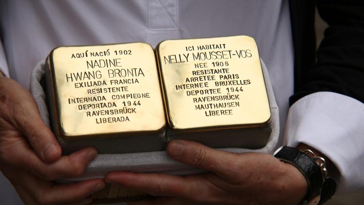 Blanca; (@blancalso97) on Twitter photo El año pasado, gracias a <a href="/IStolpersteine/">IB-Stolpersteine</a> hay dos memoriales en su memoria.
PD: el documental lo narra la nieta de Nelly, quien un día decidió sacar del olvido las cajas de abuela
(Foto 1: el facebook del documental, foto 2: diari. ara) El año pasado, gracias a <a href="/IStolpersteine/">IB-Stolpersteine</a> hay dos memoriales en su memoria.
PD: el documental lo narra la nieta de Nelly, quien un día decidió sacar del olvido las cajas de abuela
(Foto 1: el facebook del documental, foto 2: diari. ara)