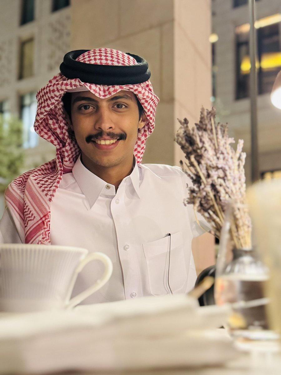 93mkkk's tweet photo. " وجهــك علاج الأكتئـاب .. 
و مـواصلك مثل الـسحاب المنهمر 🤍 "

#حسين_العتيبي 
@60gx98 https://t.co/bvuLn0zmwO