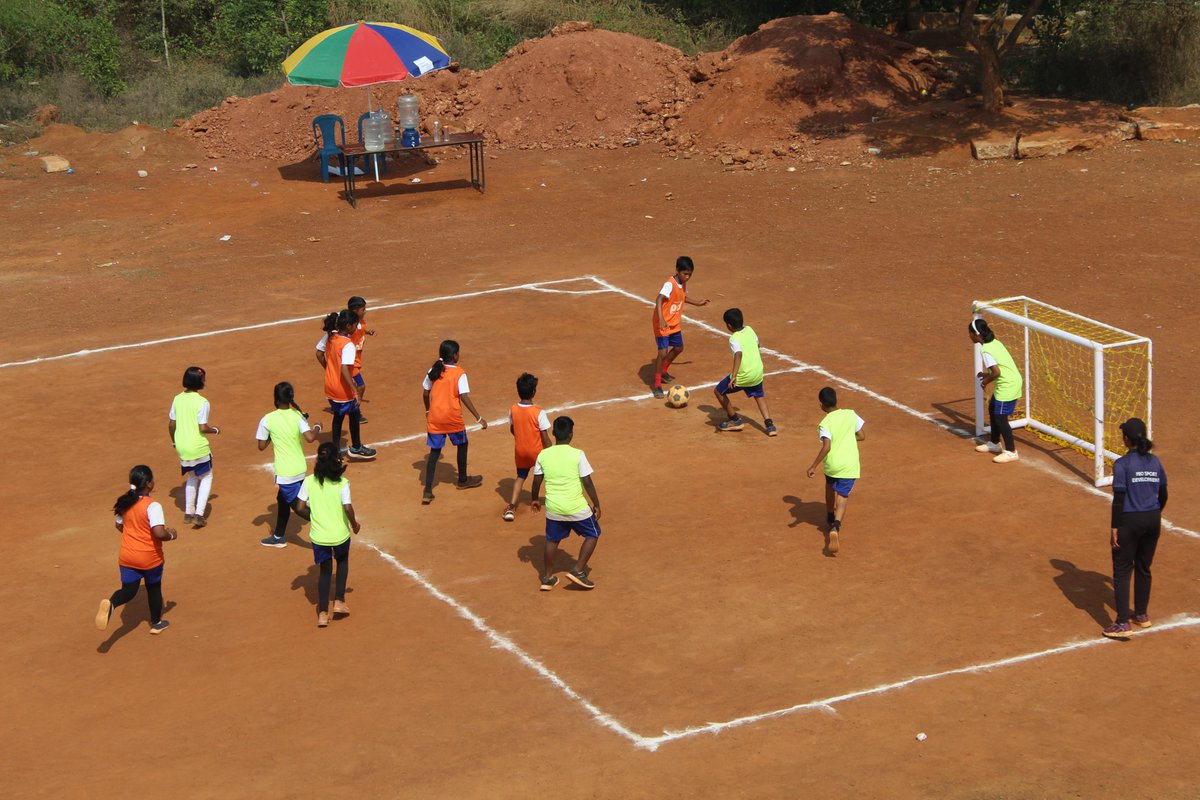 ProSportDev's tweet photo. On 19th Jan, our Bhubaneshwar team, supported by @_SimplySport, hosted a Mixed-Gender Football Tournament with 144 players. The event also had 25 parents and 12 teachers, who joined in fun football games and activities. A celebration of inclusion and the joy of sport! https://t.co/2xwU8sF0Sl