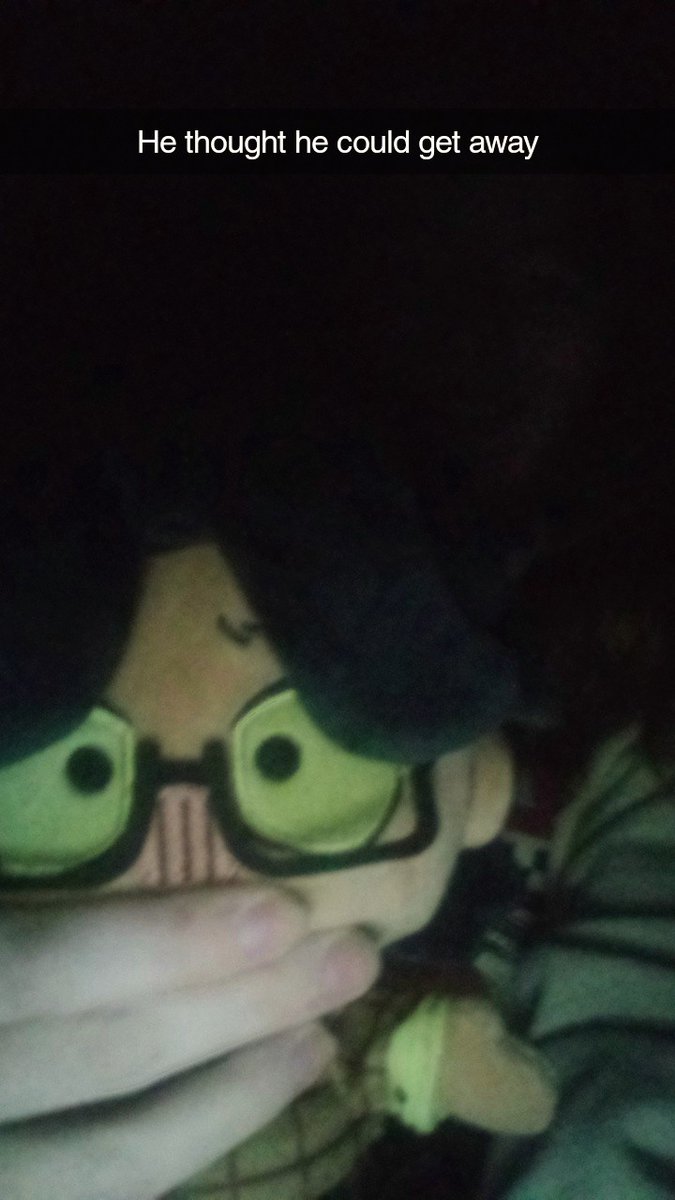 Seliswild's tweet photo. Turn your brightness up and youll see the face of love behind him.
#ElevatorHitch https://t.co/NA1CKsT10o