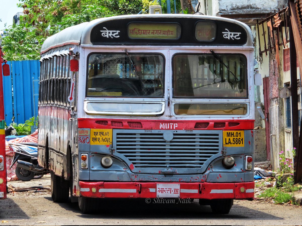 srn_21850's tweet photo. 2640/KK painted in the Safety is our Motto livery parked at Macchimar Nagar,Mahim after arriving from Mira Road on route C-71Exp.
#mutp https://t.co/pOsoRVj8YU