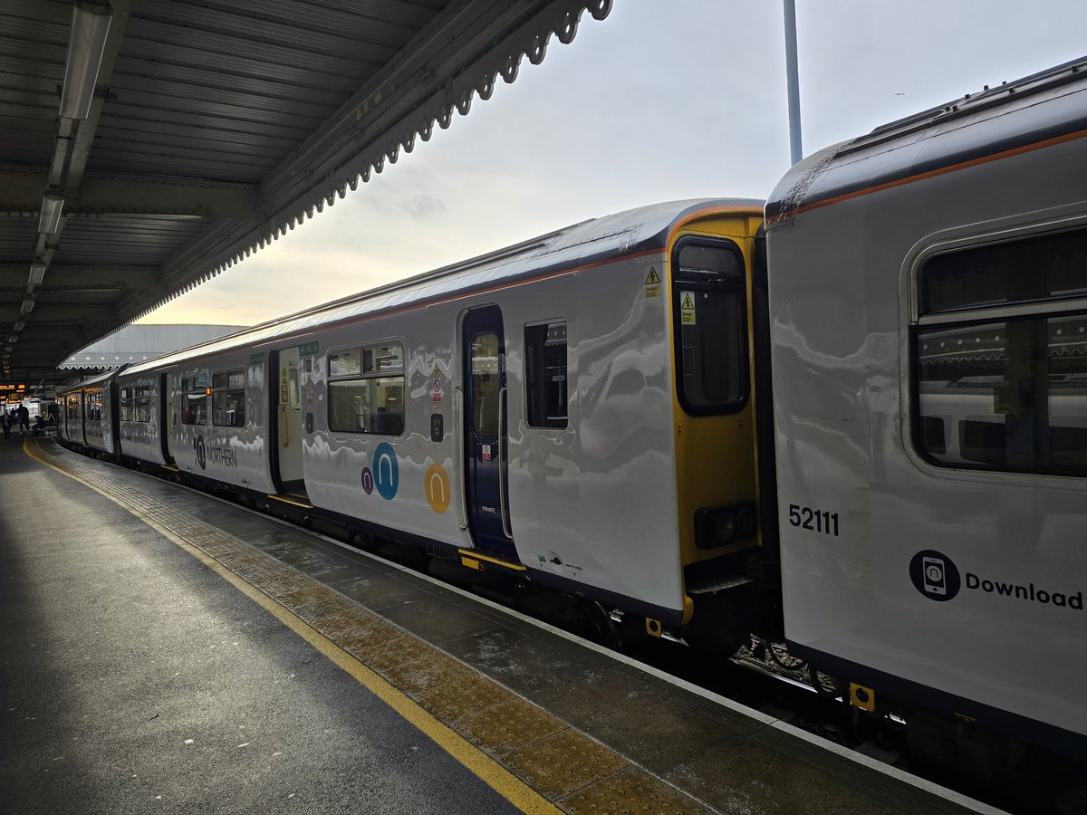 Virtruvious's tweet photo. Someone looks new and shiny at Sheffield today! Never seen @northernassist 150008 prior, and given its spotless paint work and how clean it is, must be close to brand new. 

Middle driving trailer is 57226, front and rear are 52111 and 57111. https://t.co/blCY5djmqd
