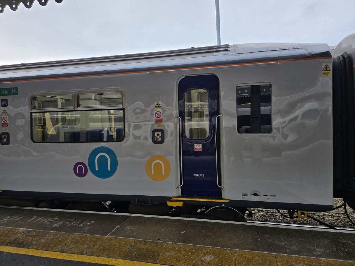 Virtruvious's tweet photo. Someone looks new and shiny at Sheffield today! Never seen @northernassist 150008 prior, and given its spotless paint work and how clean it is, must be close to brand new. 

Middle driving trailer is 57226, front and rear are 52111 and 57111. https://t.co/blCY5djmqd