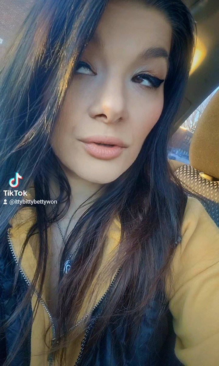 Betty1Eviil's tweet photo. Good morning, and happy Tuesday cuties ๐ I contemplated work, but i went in, lol ๐ New day, new vibes โจ๏ธ right hehe
I hope your day is fabulous ๐ ๐ Let's get this bread ๐๐ซถ
#gamergirls #gamer #fitgirls #fitnessjourney #fitmotivation #tiktok #bigirlsofinstagram #wlwpride https://t.co/qpnpcsVmye