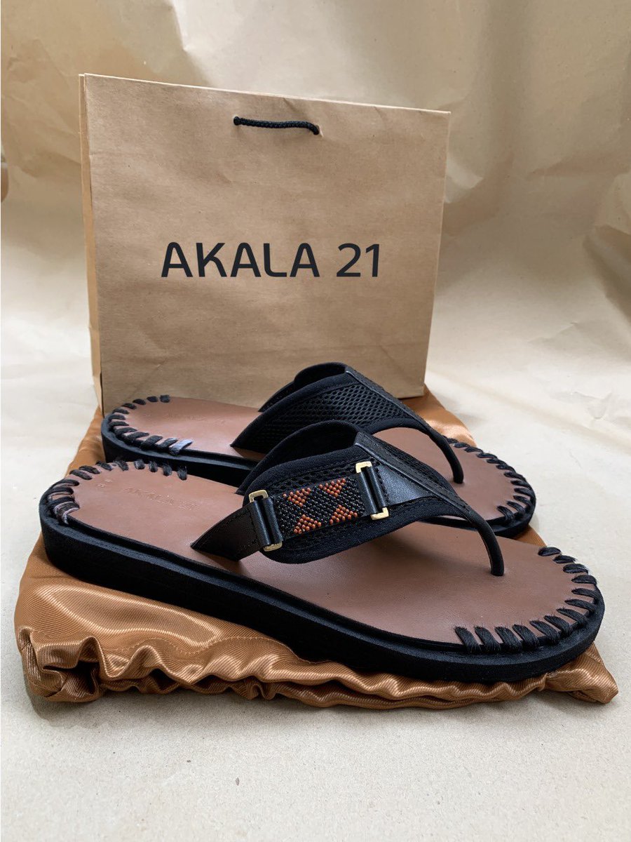 Akala21_'s tweet photo. Akala 21 is a Kenyan brand that narrates African aesthetics in a fashionable manner. It is a classic definition of the manifestation of our historically rich background that boasts of utilitarian qualities of African designed wearables.

#akala21 #akala21experience #upcycling https://t.co/w2Kqzf3Lt4