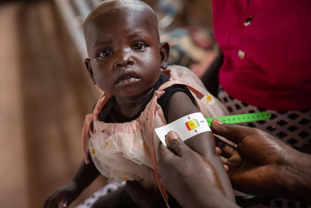 HorrorHijabi's tweet photo. half a million infants in Sudan died from malnutrition, it is reported that 30% of children in sudan face malnutrition. Theres severe shortages of food, water and medical aid. We need your help to save their lives
 https://t.co/BhHbLAz3XR https://t.co/IOs27TeK6K