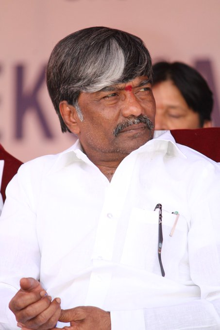 RTVnewsnetwork's tweet photo. బీఆర్ఎస్ ఎమ్మెల్యే పద్మారావు గౌడ్కు గుండెపోటు
గుండెపోటు రావడంతో వెంటనే హాస్పిటల్లో చేర్పించిన కుటుంబ సభ్యులు.
@PadmaRaoGoud @BRSparty
#telangana #brs #padmaraogoud #heatattack #RTV https://t.co/0BjnPeUVTT