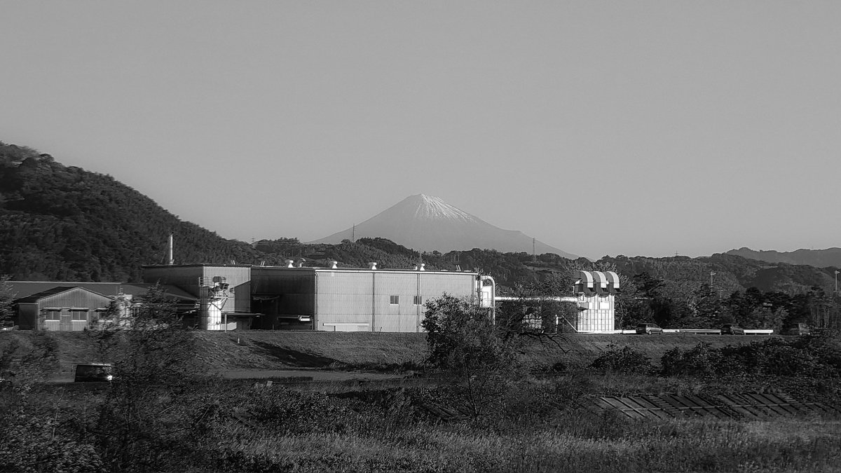 in_the_movie's tweet photo. 橋の上からの富士山🗻
#聖地巡礼 #富士山 #蓬莱橋 #大井川 #橋 #静岡県 #島田市 #2024年 #Mount_Fuji #Horai_Bridge #Oigawa #Bridge #japan #shizuoka #shimada #Xperia https://t.co/oP2sJVzLWf