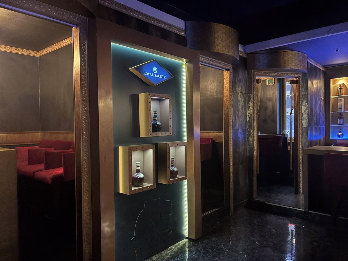 일산 라페스타에
하이가 함께하는 BAR가 있어요❣️

심심하신 분들은 놀러오세용😘

양주 라지 주문 시 스몰사이즈 서비스 증정❣️
맥주세트(5병) 주문 시 안주 무한리필 ❣️

룸도 있습니당~~~