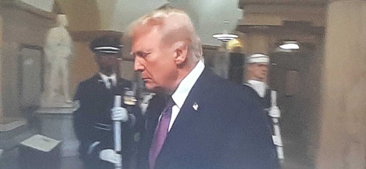 PatsBarboza's tweet photo. O início de uma nova era para política e que seja devolvido os valores éticos, morais e de família para o mundo.
#Trump #USA https://t.co/GkcwbEQYHH
