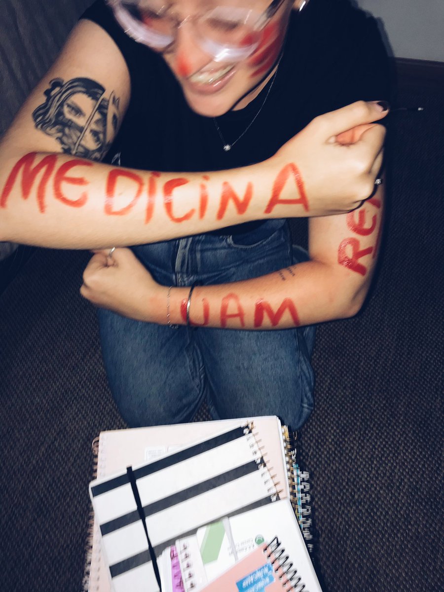 gicstdy's tweet photo. SUMI MAS VOLTEI, E APROVADA EM MEDICINA PQPPPPPP https://t.co/xxOsFQnHAy