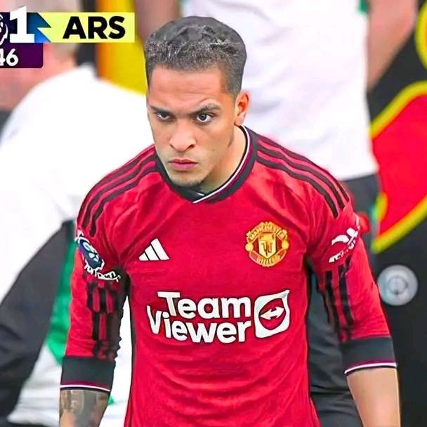 TrollFootball's tweet image. Donald Trump copying my GOAT