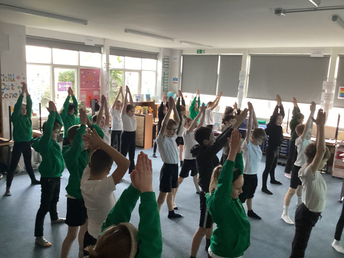 allsaintsfed's tweet photo. “Yoga is the path to devotion!” 🧘🏼♀️🧘🏽♂️ Team USA 🇺🇸 (5J) are practising Bhakti Yoga which is a spiritual Hindu practice #ASFRE https://t.co/Xc2Zn4rTCg