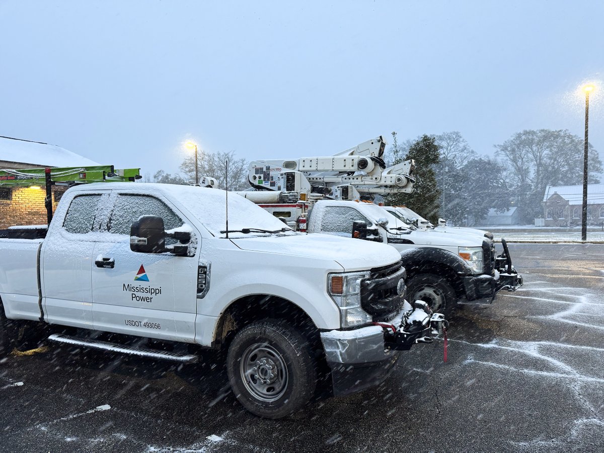 MS_Power's tweet photo. The snow has arrived in South Mississippi and our storm team is ready to respond for our customers. Please continue to stay safe as we #WeatherTogether. https://t.co/EVPPwCQGxK