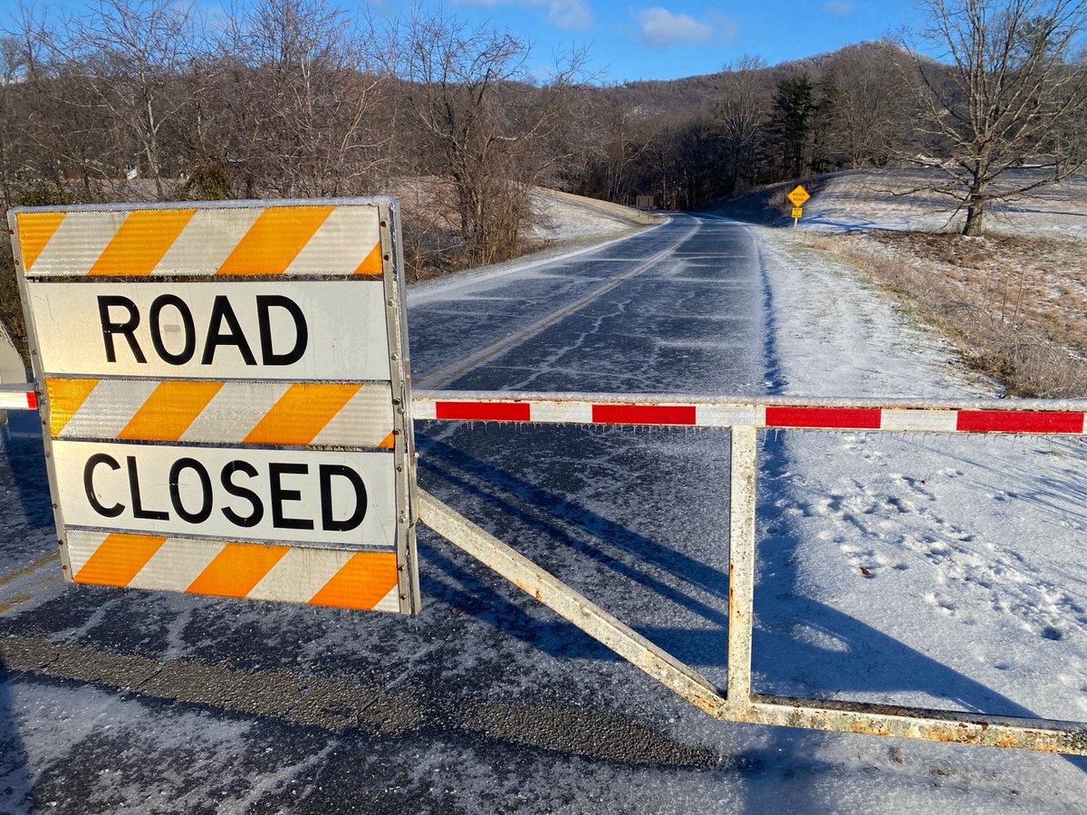 BlueRidgeNPS's tweet image. Winter weather continues to impact many sections of the Parkway. Know before you go and check the Parkway&apos;s website for closures. Stay safe!

Road Status⬇️
nps.gov/blri/planyourv…