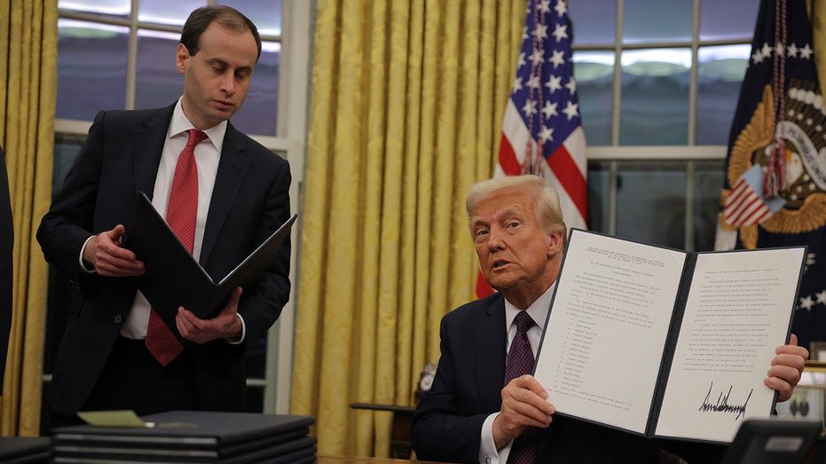Retribution1st's tweet photo. What will #LexFori have to say about this?
J6ers already coming out. Will all who are pardoned be set free?
(Not a formal name. Actual, tyrannical law D.C. will invoke when Constitutional Law is inconvenient.). https://t.co/9HDOm44rbE