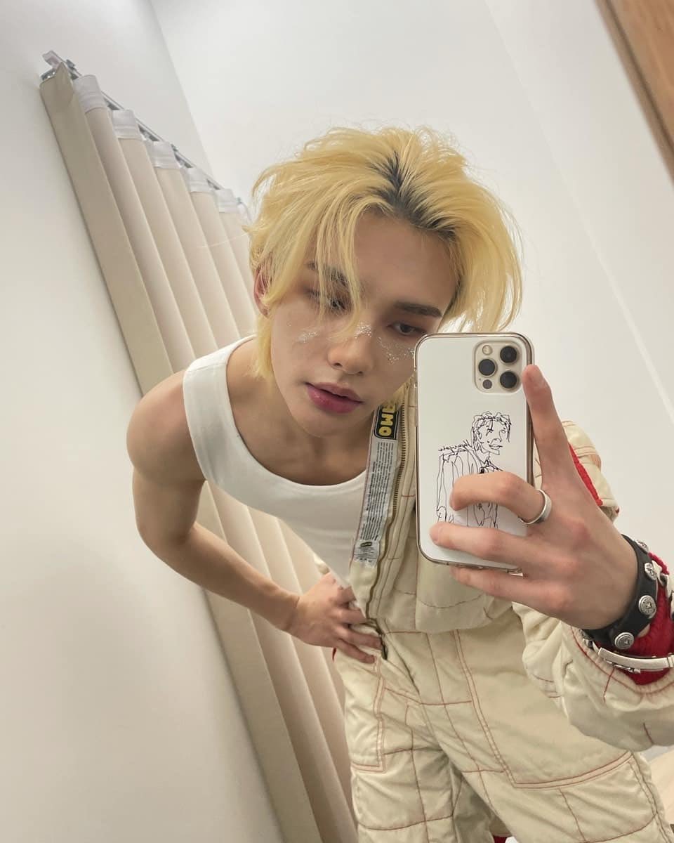 Hyunjin Crave tweet media